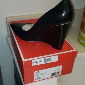 Brand new coach pump wedge